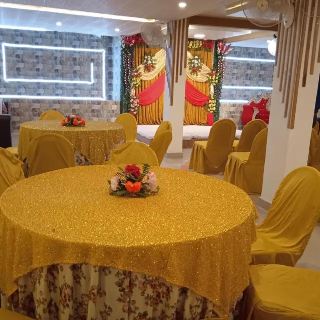 New Kumar Hotel & Banquet Lakhnaú Exteriér fotografie
